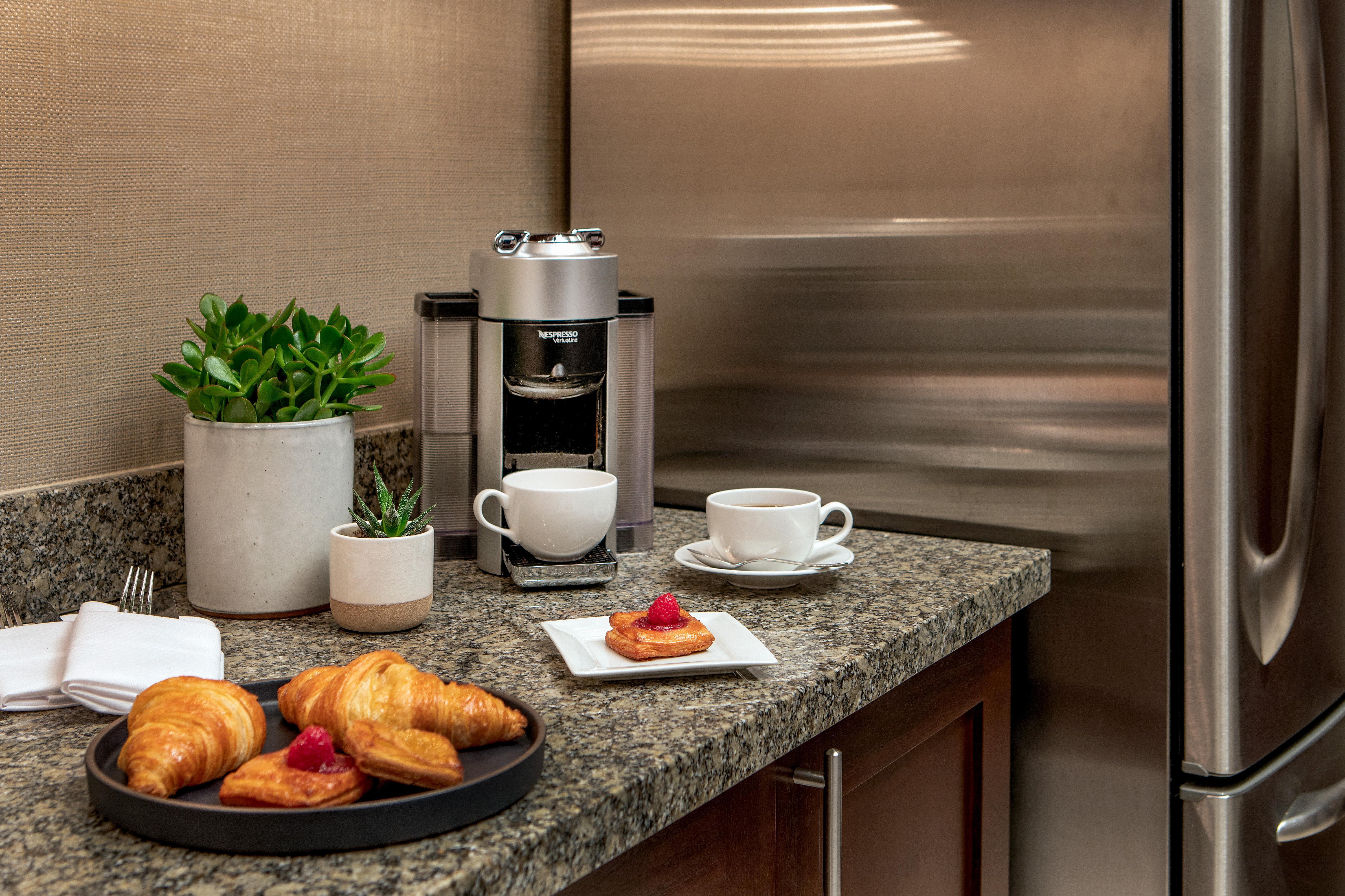 Intercontinental Boston By Ihg Hotel Kültér fotó A single serve coffee machine