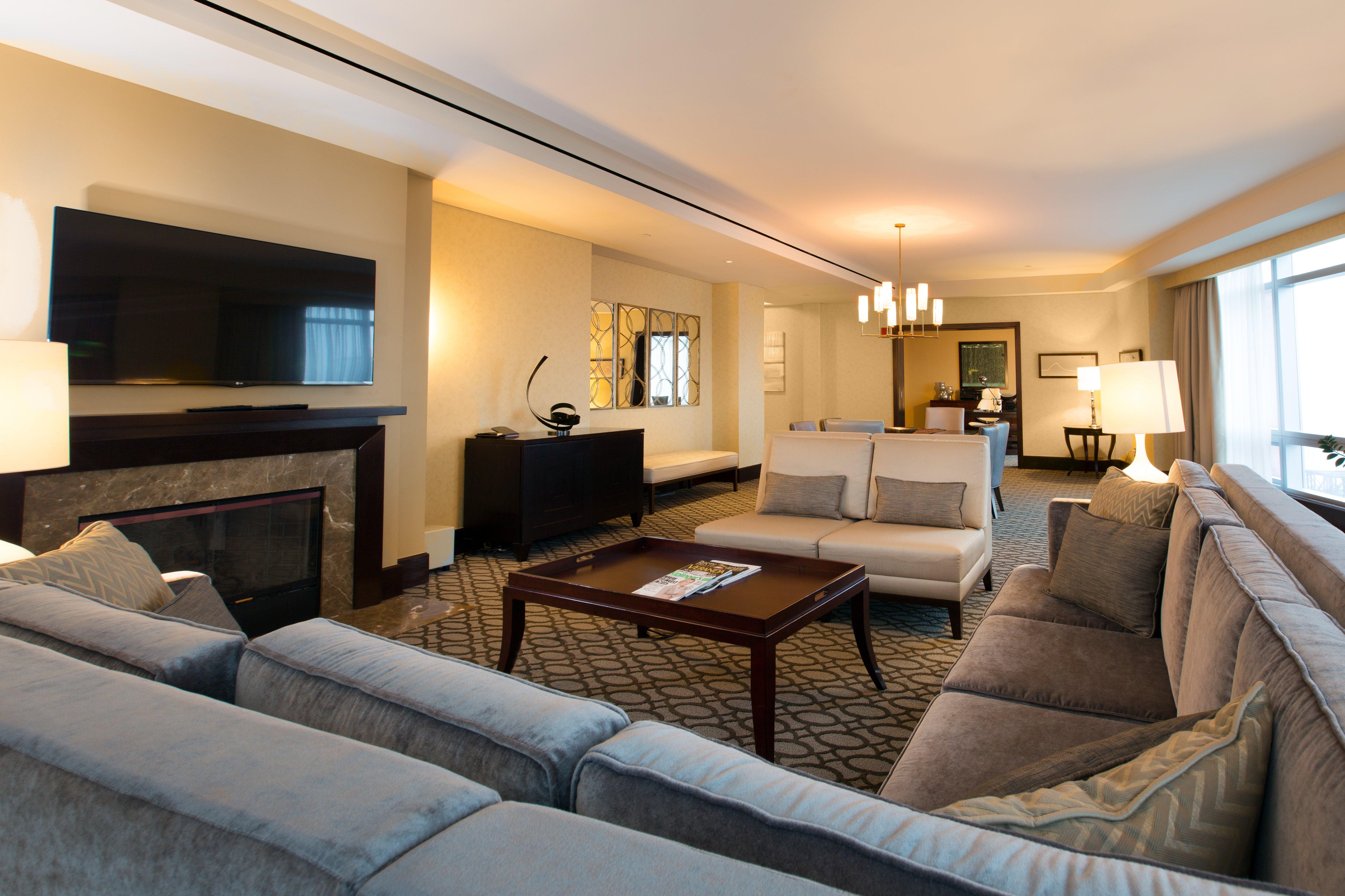 Intercontinental Boston By Ihg Hotel Kültér fotó A living room at the Ritz-Carlton, Boston
