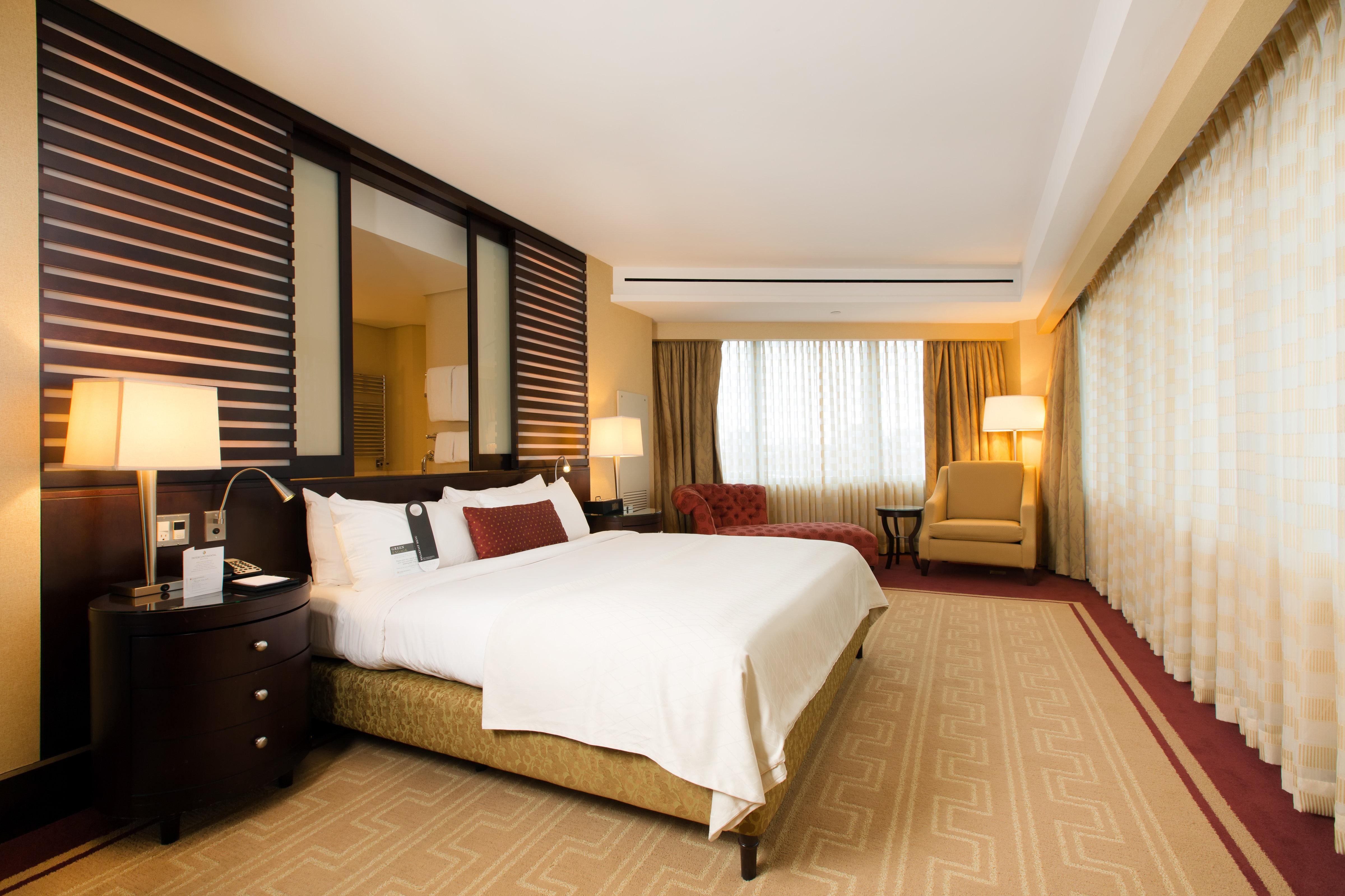 Intercontinental Boston By Ihg Hotel Kültér fotó A bedroom at the hotel