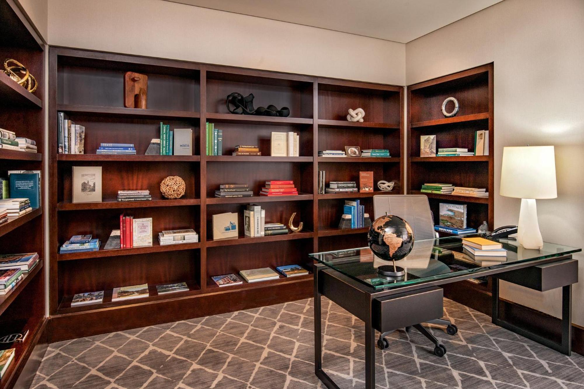 Intercontinental Boston By Ihg Hotel Kültér fotó A home office