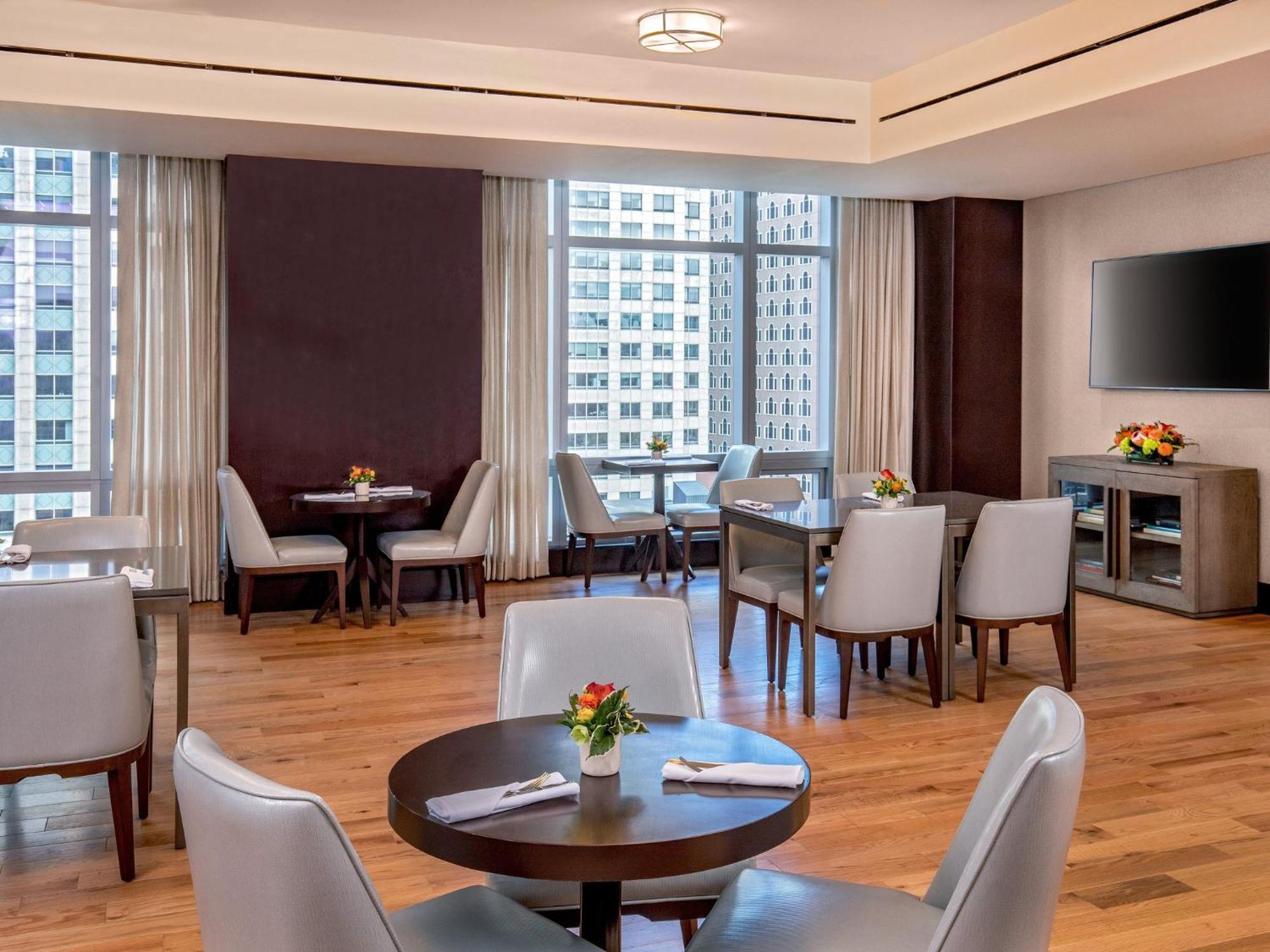 Intercontinental Boston By Ihg Hotel Kültér fotó Club Lounge